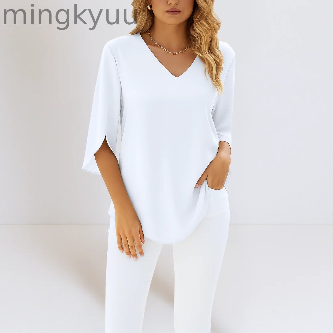 Elegant blouse with V-neck and split sleeves
