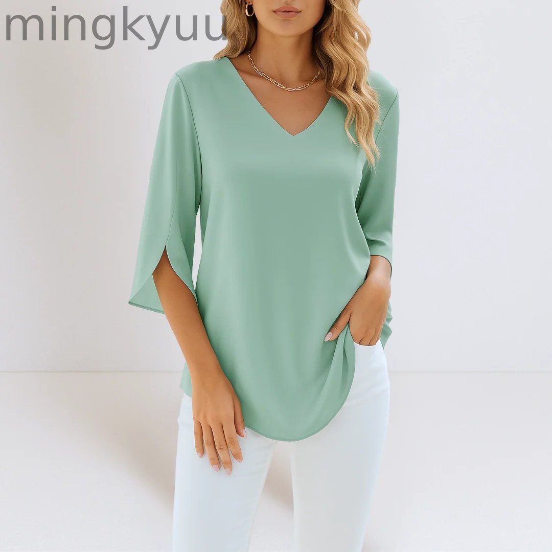 Elegant blouse with V-neck and split sleeves